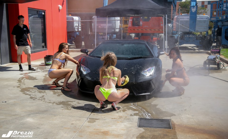 bikini carwash